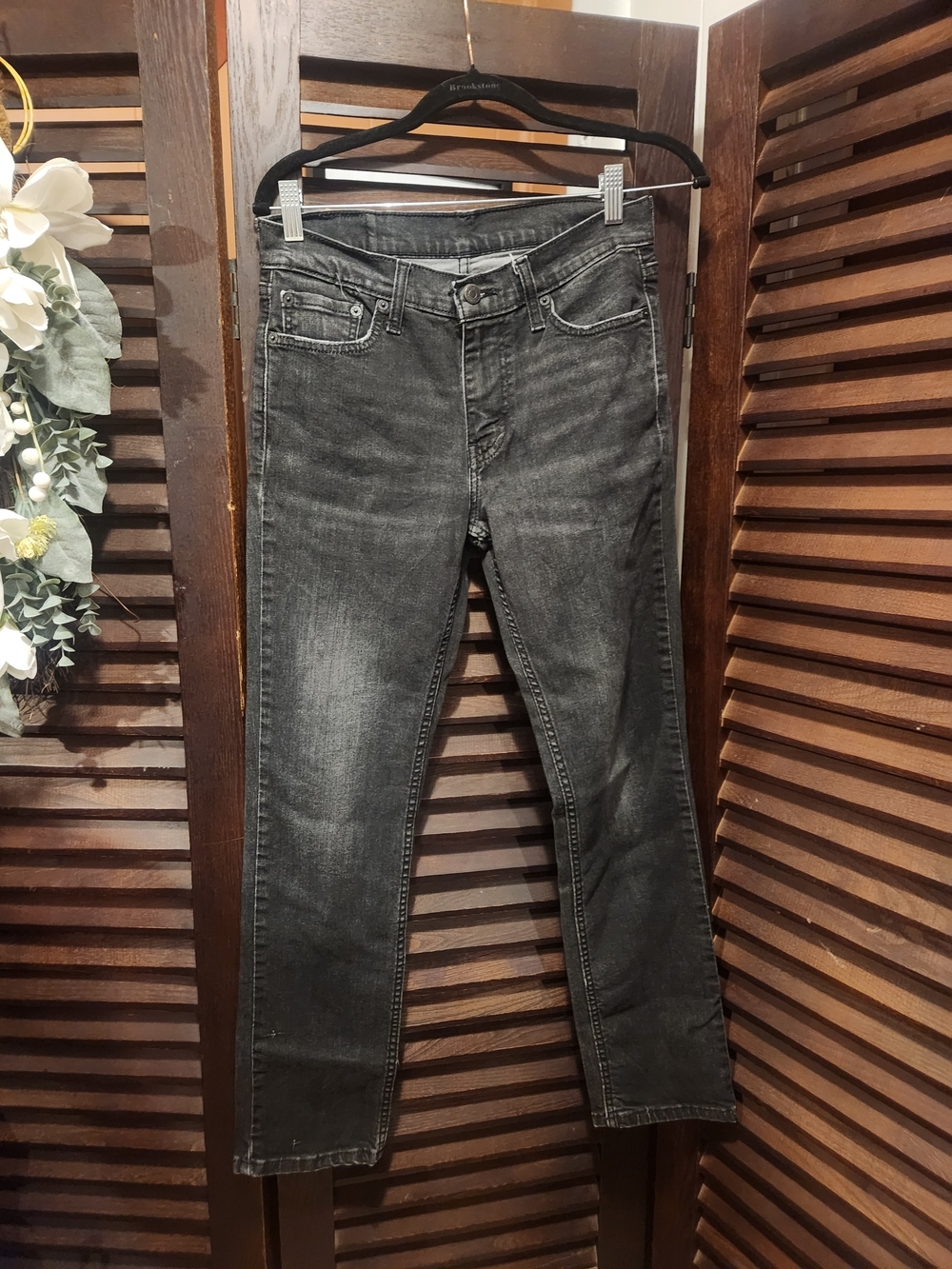 Levi's Straight Leg Jeans in Washed Black